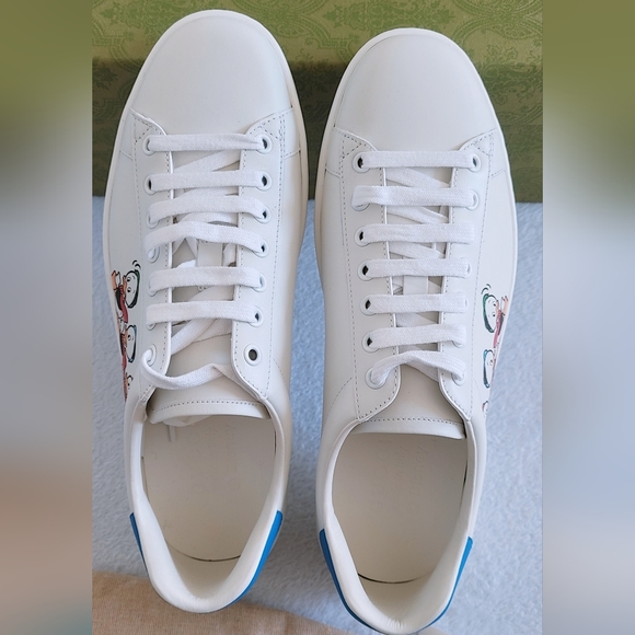 Authentic Gucci x Disney Men's Donald Duck Ace Sneakers in white - Picture 3 of 16